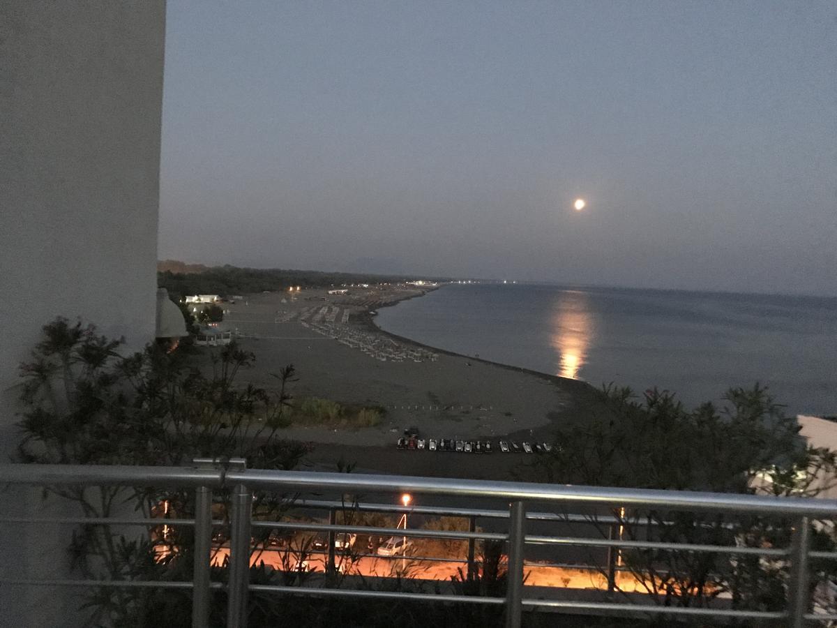 Hotel La Rosa Negra Ulcinj Exteriör bild